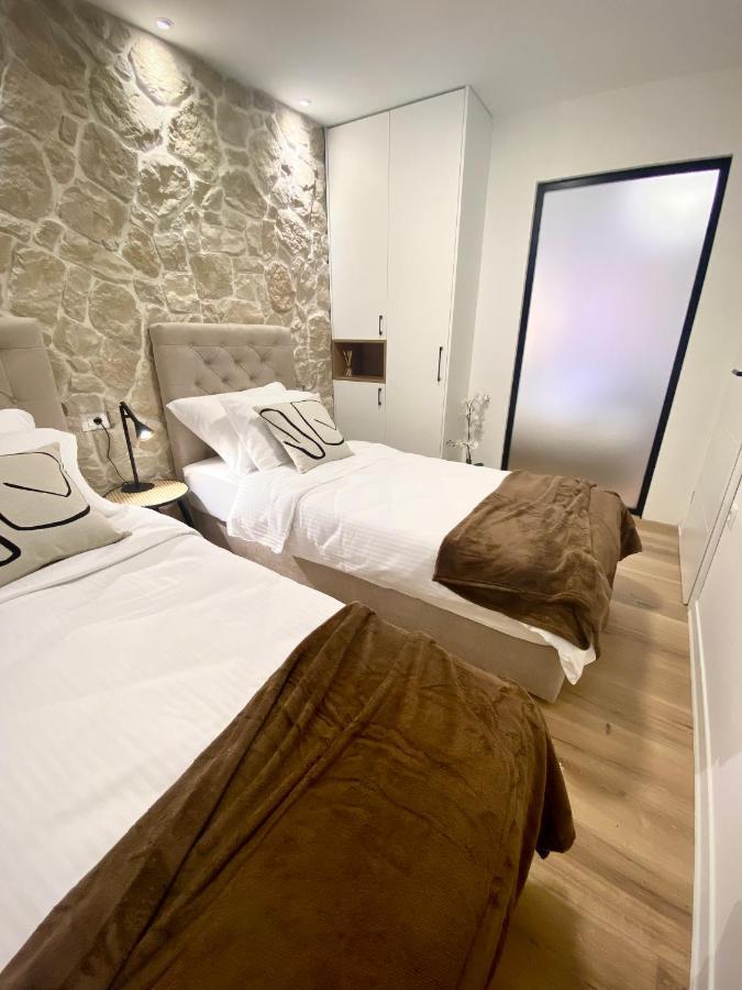 Walls In Old Town Of Appartement Rovinj