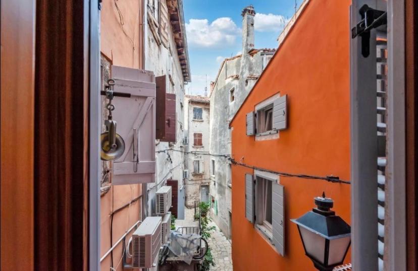 Appartement Walls In Old Town Of *