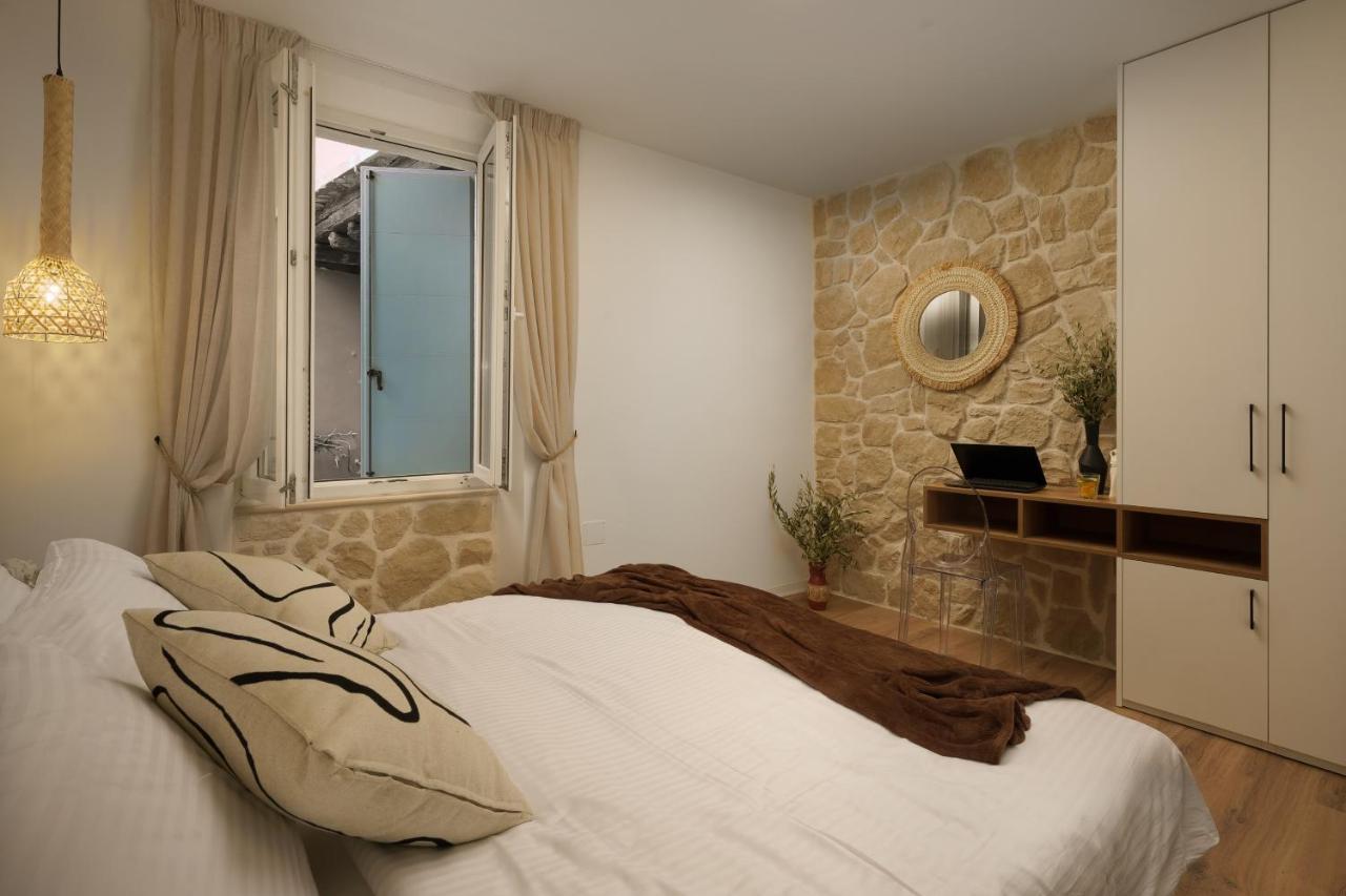 Walls In Old Town Of Appartement *